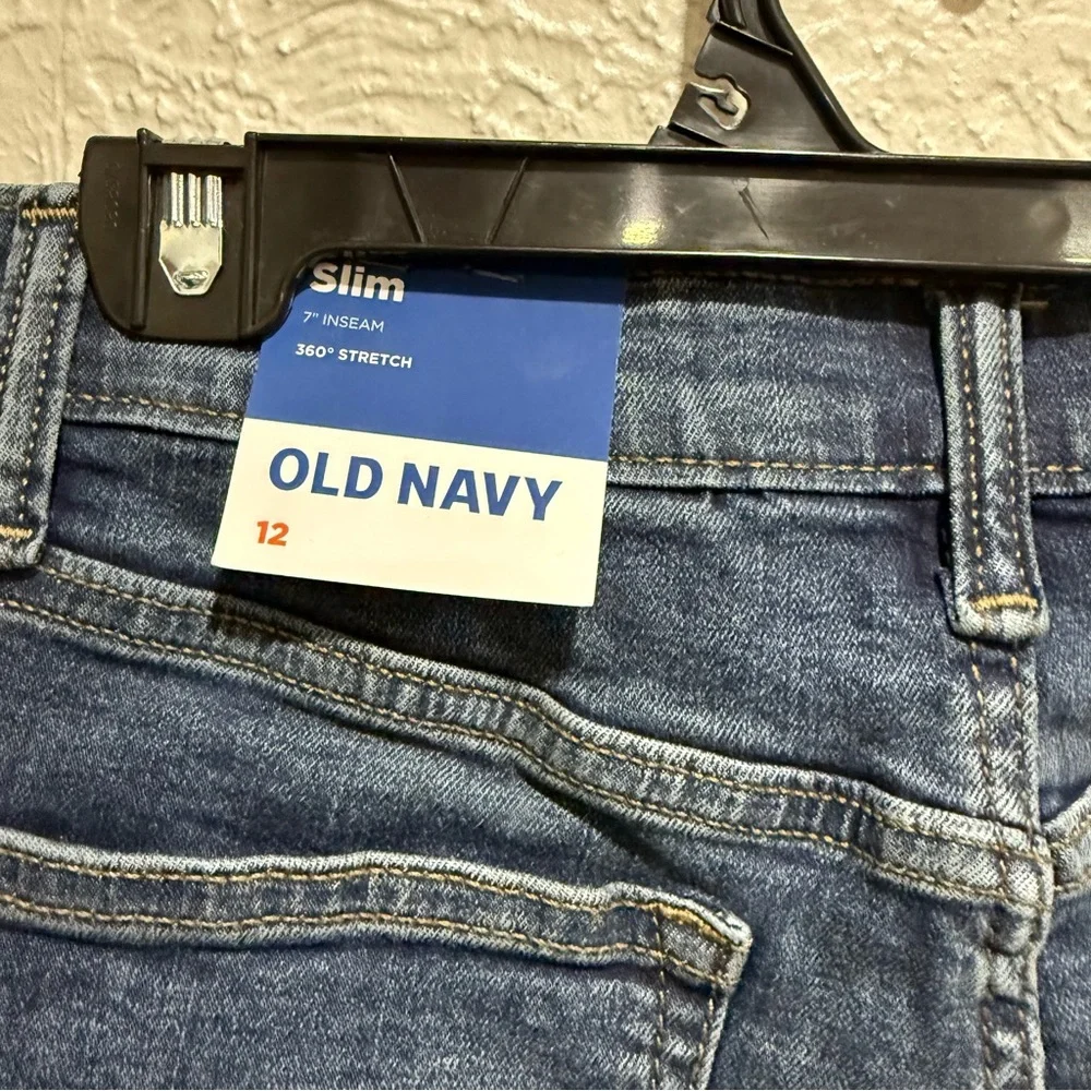 Old Navy Slim Jawstring Distressed Denim Shorts Size 12